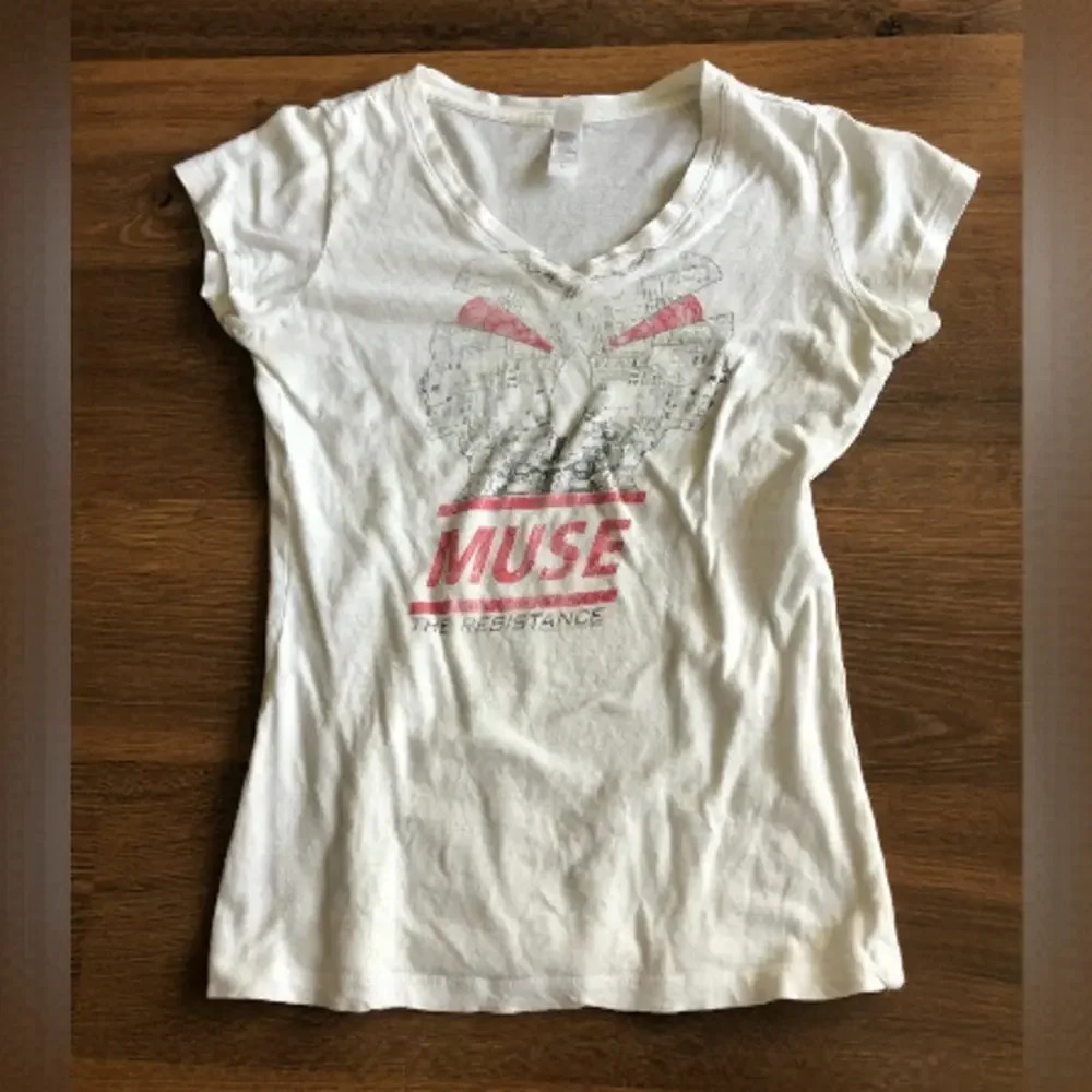 Muse The Resistance Tour T-Shirt (White, Fitted, Rare!) 🎸✨